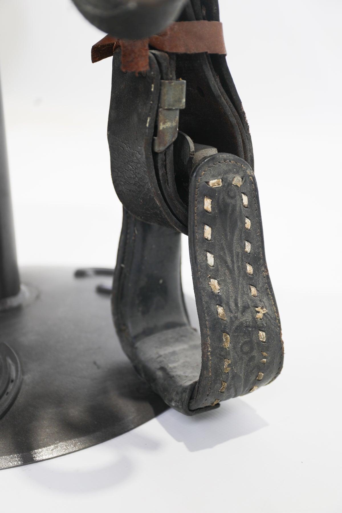 Saddle Bar Stool - BS 4