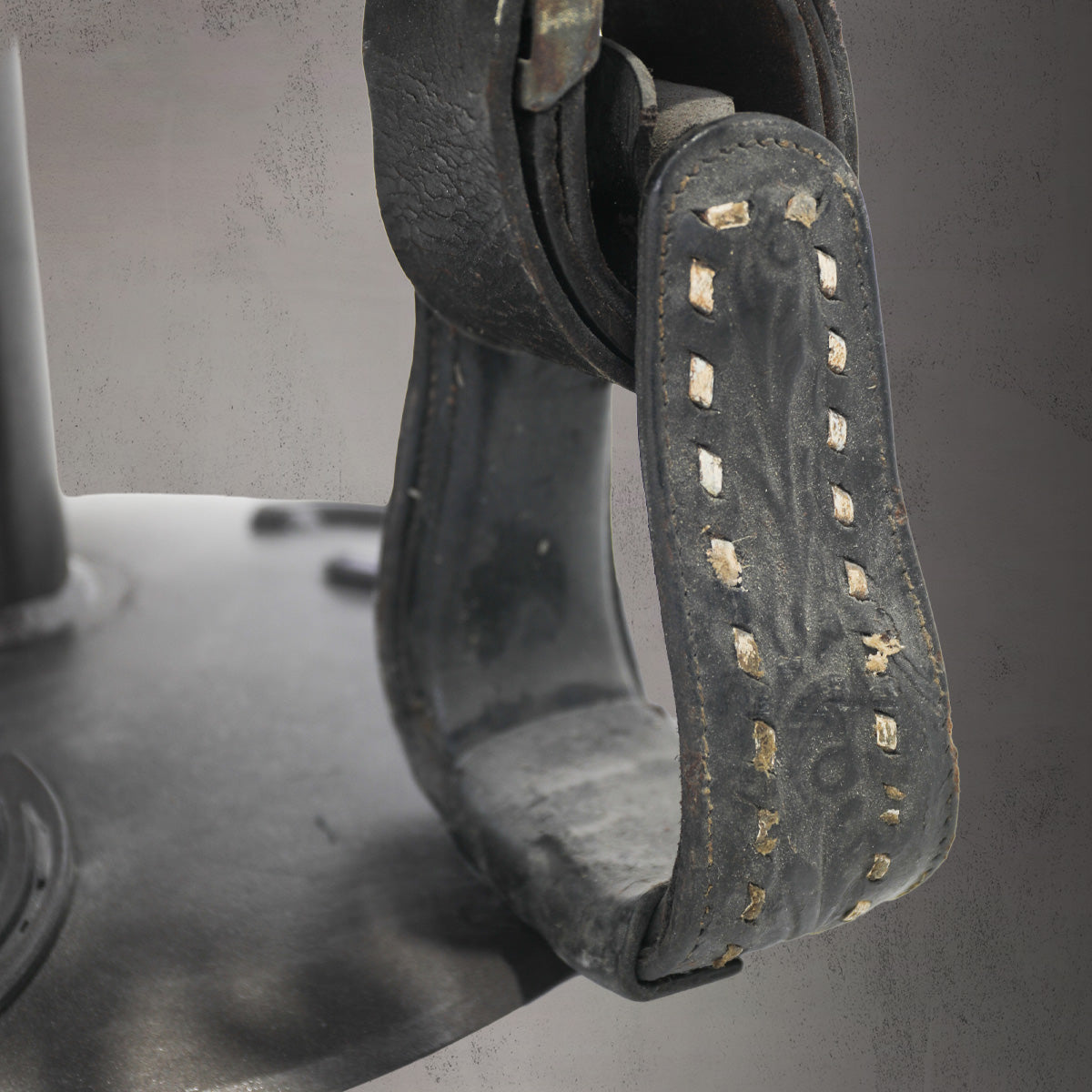Saddle Bar Stool - BS 4